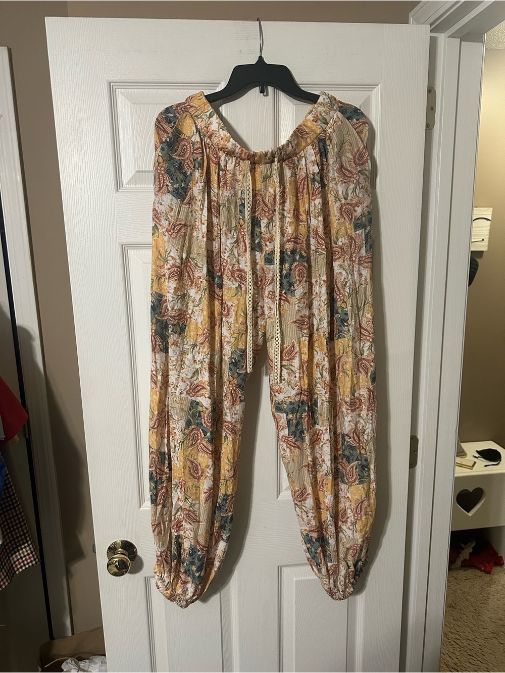 POL Bohemian Floral Print Harem Pants - size large NWOT